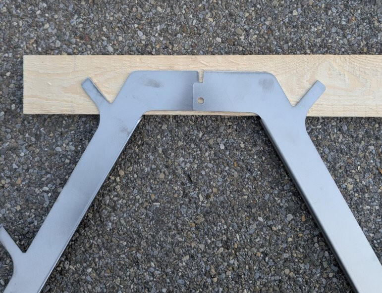 erste Schraubverbindung